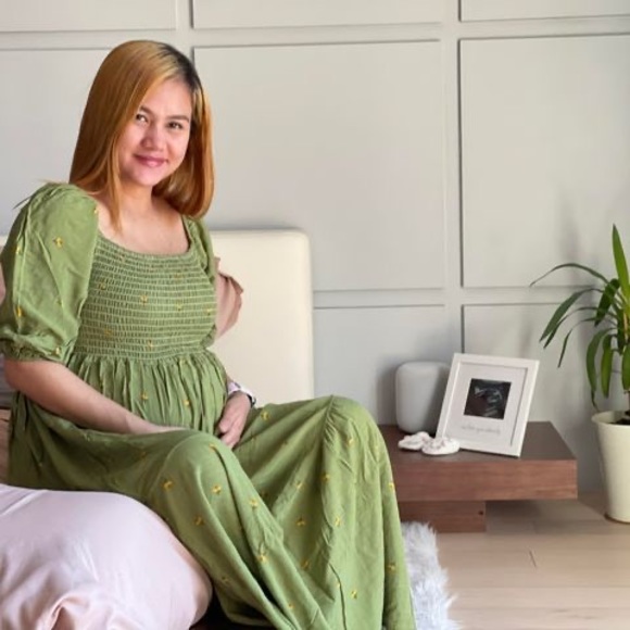 Meet your Posher, Ailyn - Picture 1 of 1